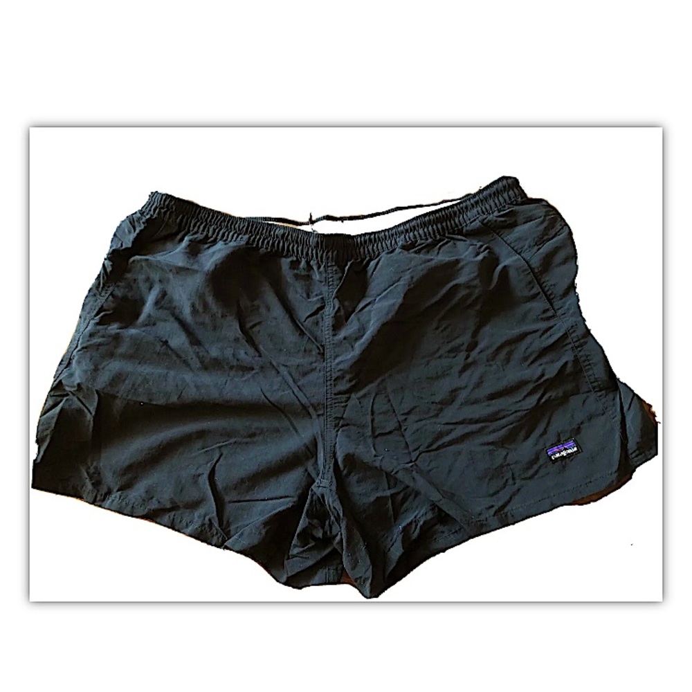 Black womens Patagonia baggies 5 inch inseam size xl